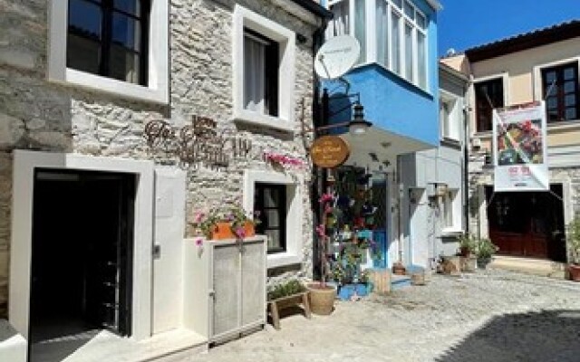 1870's Taş Konak Otel - Sanat Sokağı