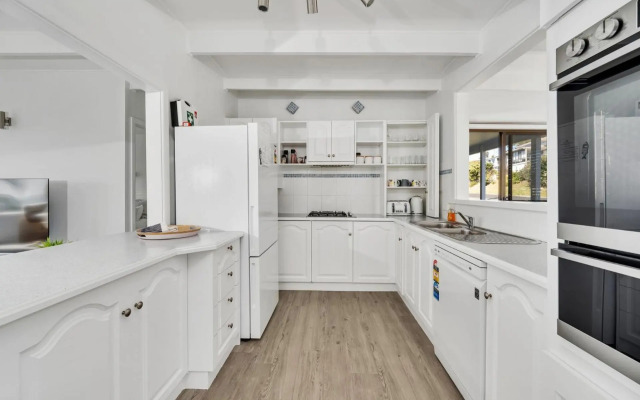 Mara at Hyams 4pm Check Out Sundays