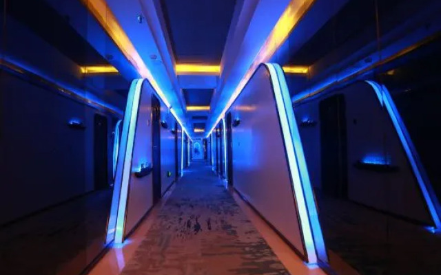 Real Madrid Yachts Holiday Hotel