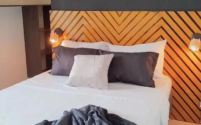 Room-hb4 Double Room With Private Bathro