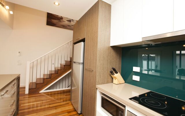7 Falls Apartments