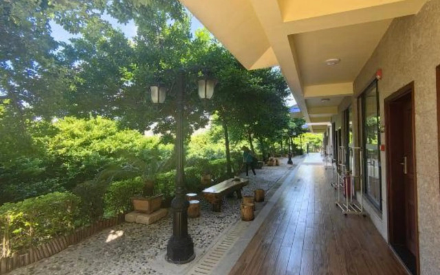 Naqin Peninsula Geological Ocean Park Hotel