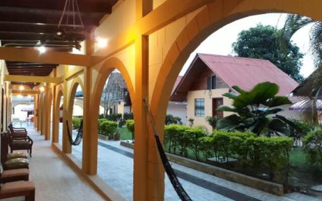 Salamandra's Suites & Hotel