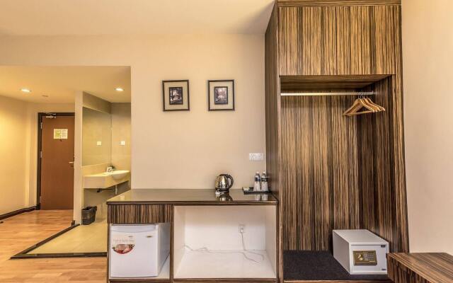 Little Gaya Hotel