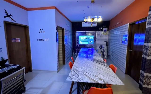 Hostel by zoo family