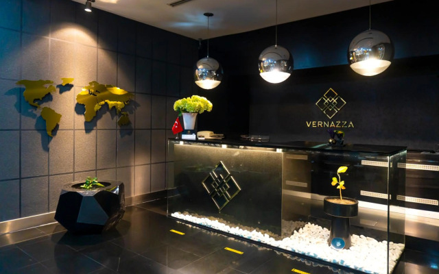 Vernazza Suites Hotel