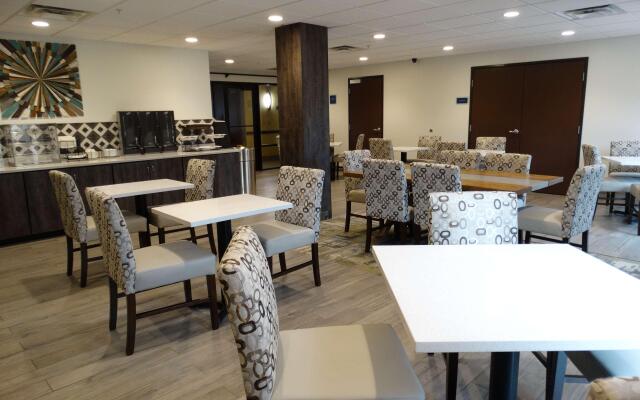 Best Western Plus Jonesboro Inn and Suites