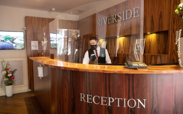 Riverside Hotel