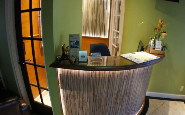 Seascape Tropical Inn - Adult Exclusive