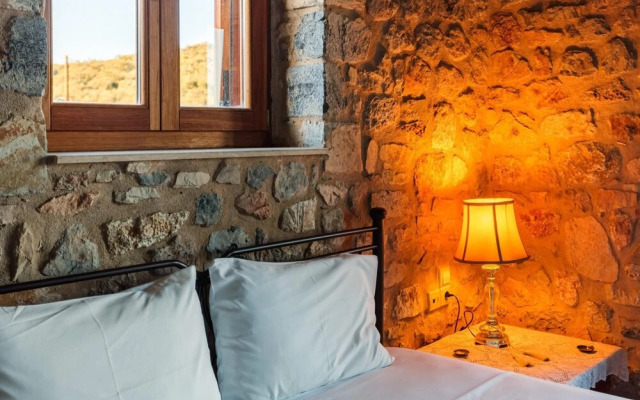 Petalidi Olive Garden Stone Villa Near the Beach