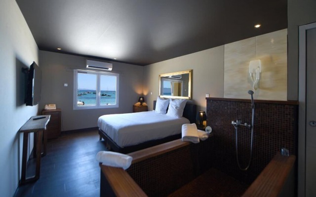 Palm Beach Hotel