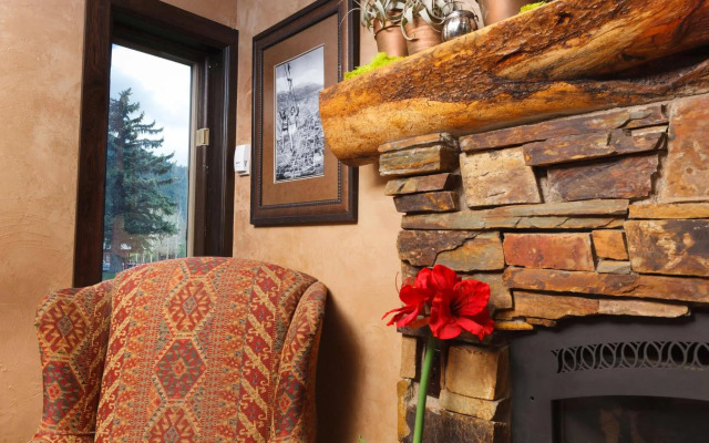 Elk Country Inn
