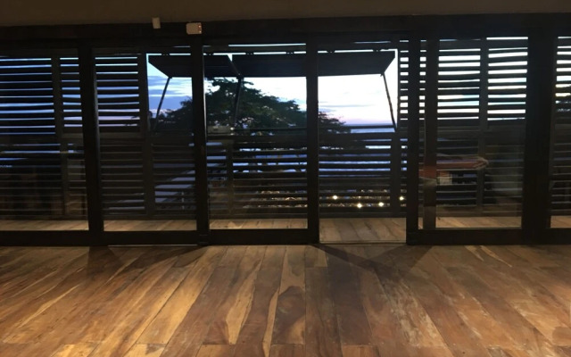 99 Surf Lodge