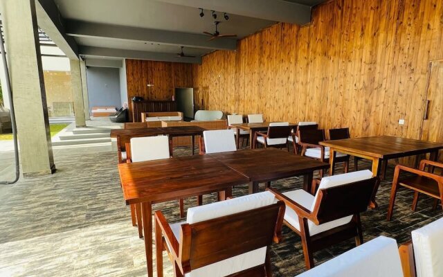 Mazarine Surf Suites