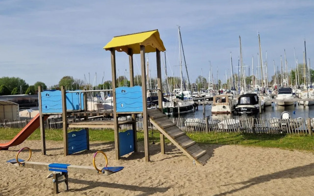 Water Lodge in Naarden With Marina Views