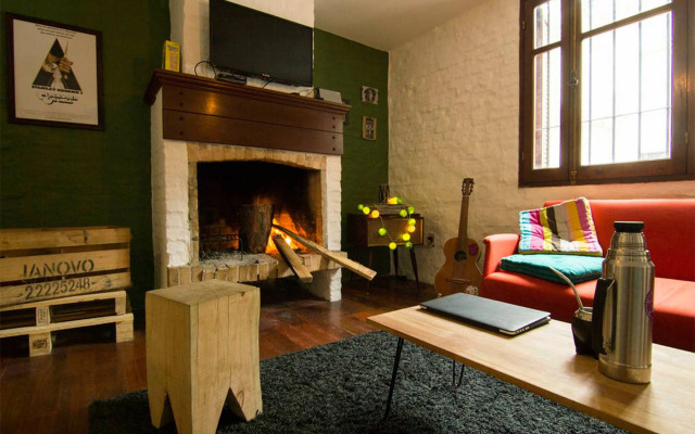 MedioMundo Hostel