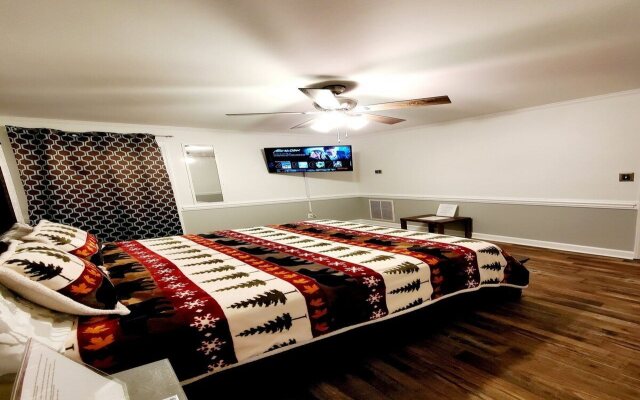 Kernersville Hot Tub Pool Arcade Gym Wifi Coffee