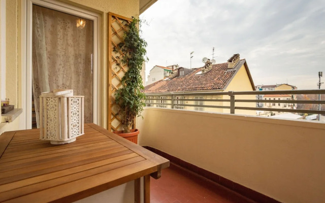 Borgo Dora Balcony Flat