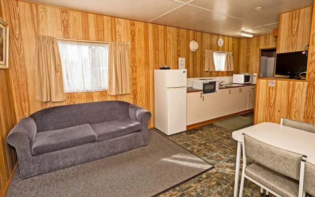 Snug Beach Cabin And Caravan Park