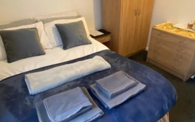 OYO Tudor Lodge - Redcar Beach