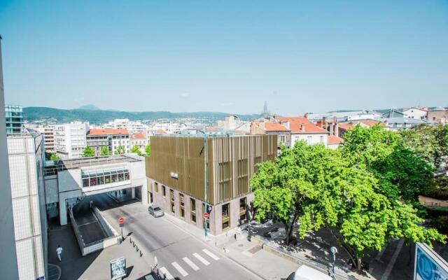 Joli et fonctionnel studio en plein centre Jaude.