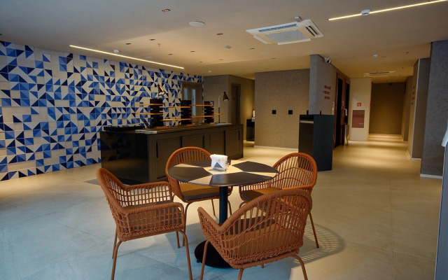 Golden Tower Express Nações Unidas by Fênix Hotéis