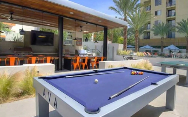 Studio City Universal Apartments