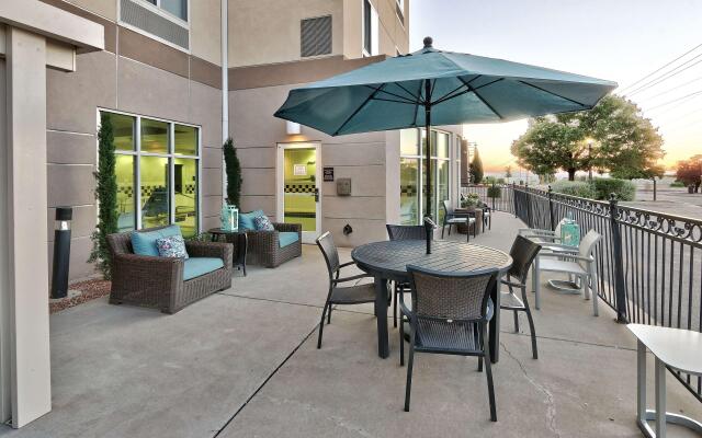 Hilton Garden Inn Albuquerque / Journal Center