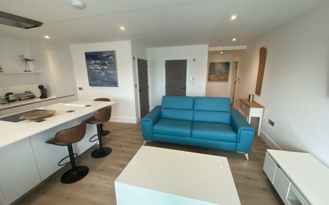 Stunning Cliff Edge Apartment in Newquay
