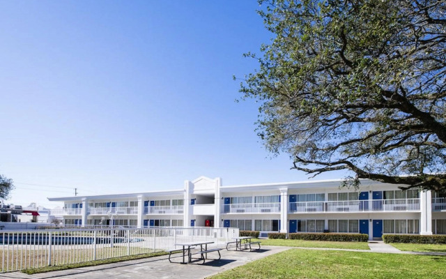 Motel 6 Jacksonville, NC