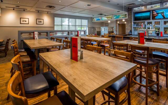 Best Western Plus Guildwood Inn