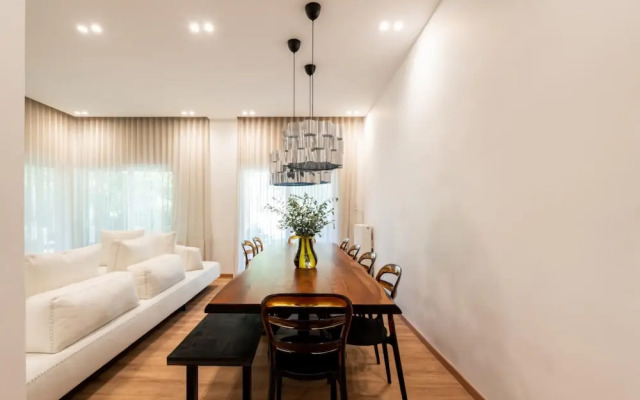 4BD Apartment With Outdoor Jacuzzi Garden