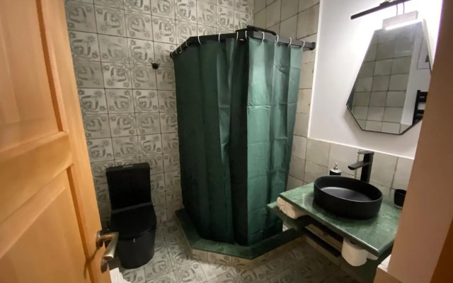 Niniko Shampriani Guest House
