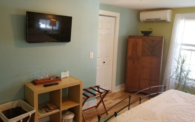 The Blackberry Inn Bed & Breakfast