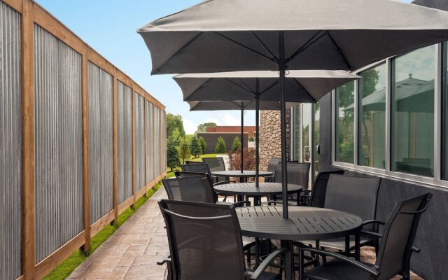 Fairfield Inn & Suites by Marriott Milwaukee West