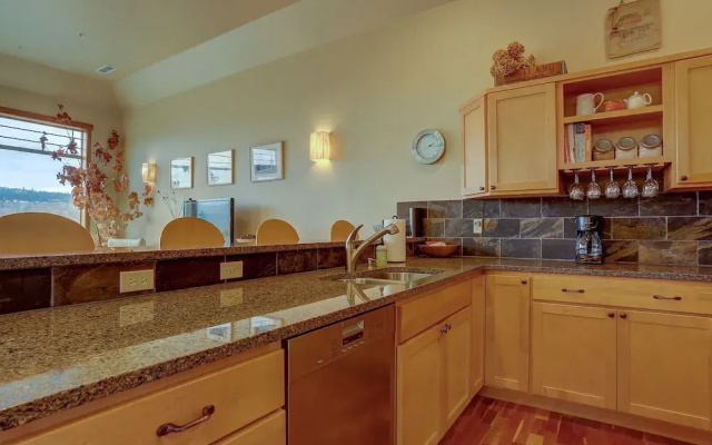 Three Rivers 3 Bedroom Home by RedAwning