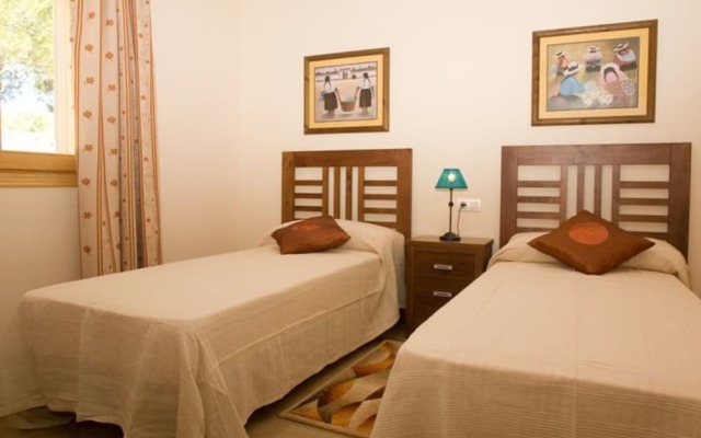 Quaint Villa with Jacuzzi in Sa Pobla