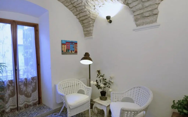 Charming, Spacious 3-bedroom Townhouse