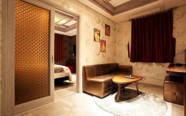 Yeongdeungpo Jardin Hotel