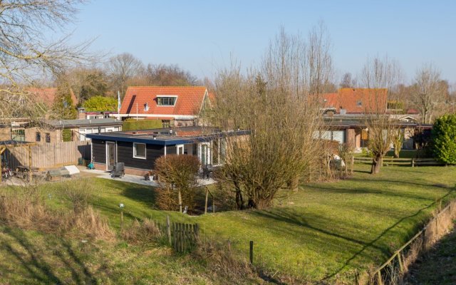 Gorgeous Holiday Home in Wolphaartsdijk with Garden