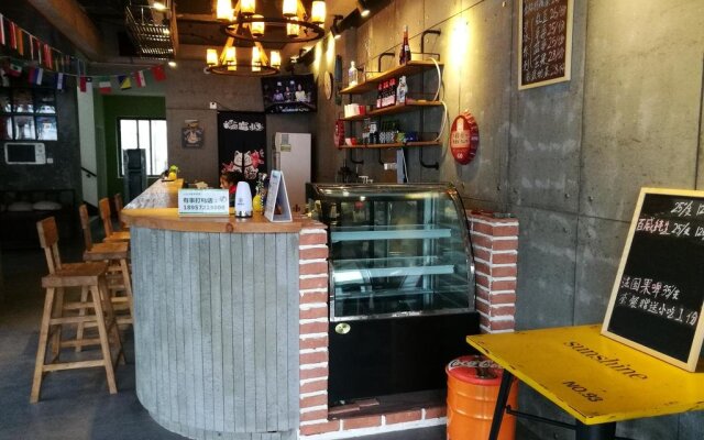 93 Hikers Hostel