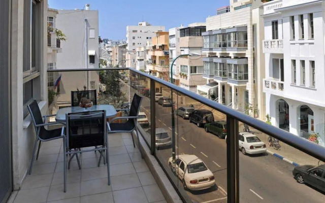 Geula Suites Hotel