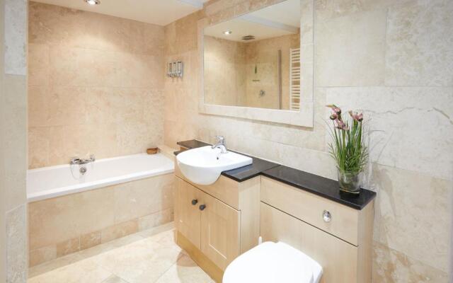 Host Stay Muggles Mews