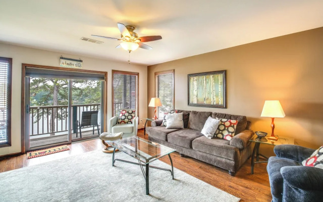 5 Mi to Casino: Waterfront Condo in Hot Springs!