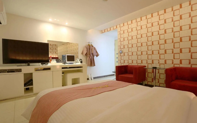 Q Hotel