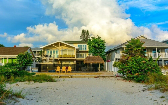 Sunshine's Hideaway by RedAwning