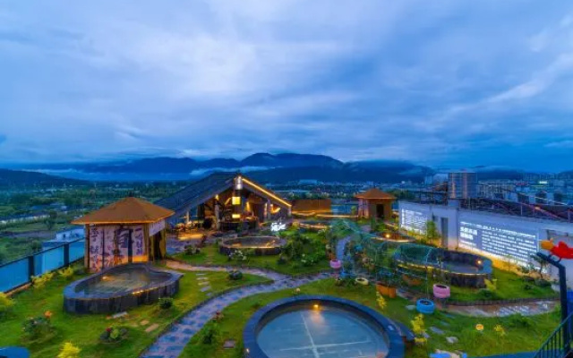 Timson Rezen Hot Spring Hotel – Outside – Dali