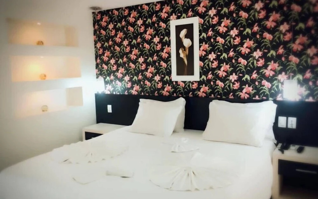 Maison Hotel