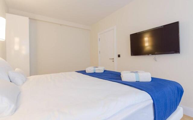 1BR Apartment With Sea View And balcony In Batumi