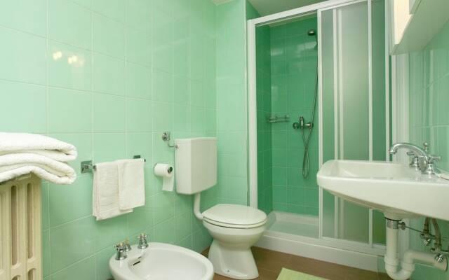 Homely Mansion in Isola Superiore near Lake